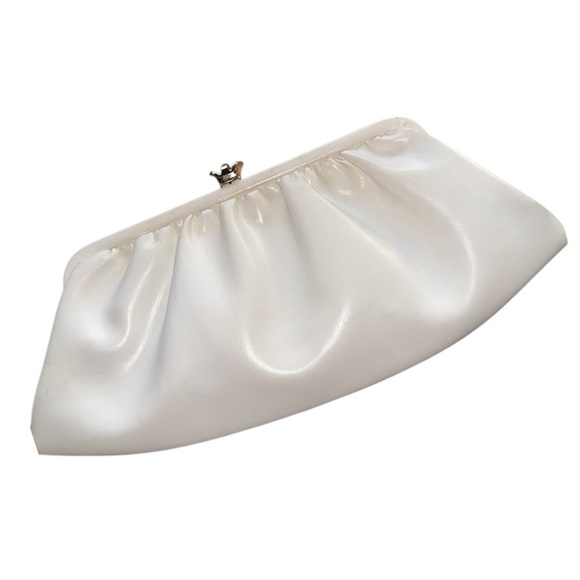 Vintage White Leather Clutch Metal Chain & Frame Red Leather Interior Retro Chic - Picture 1 of 13